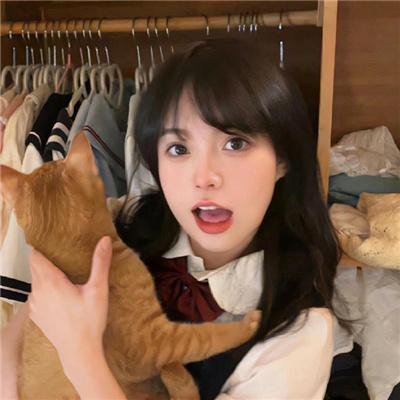 双眼凝视
